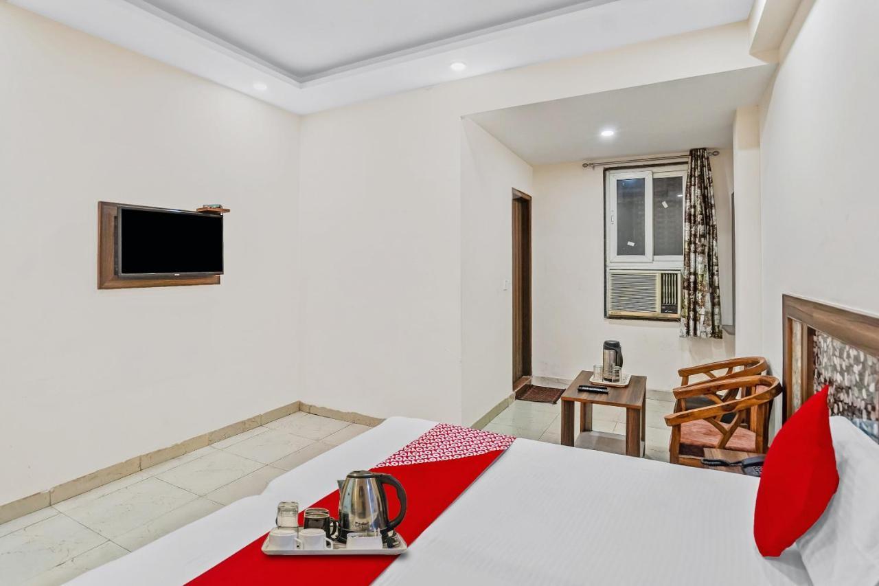 Oyo 88326 Hotel Cloud 9 New Delhi Ngoại thất bức ảnh